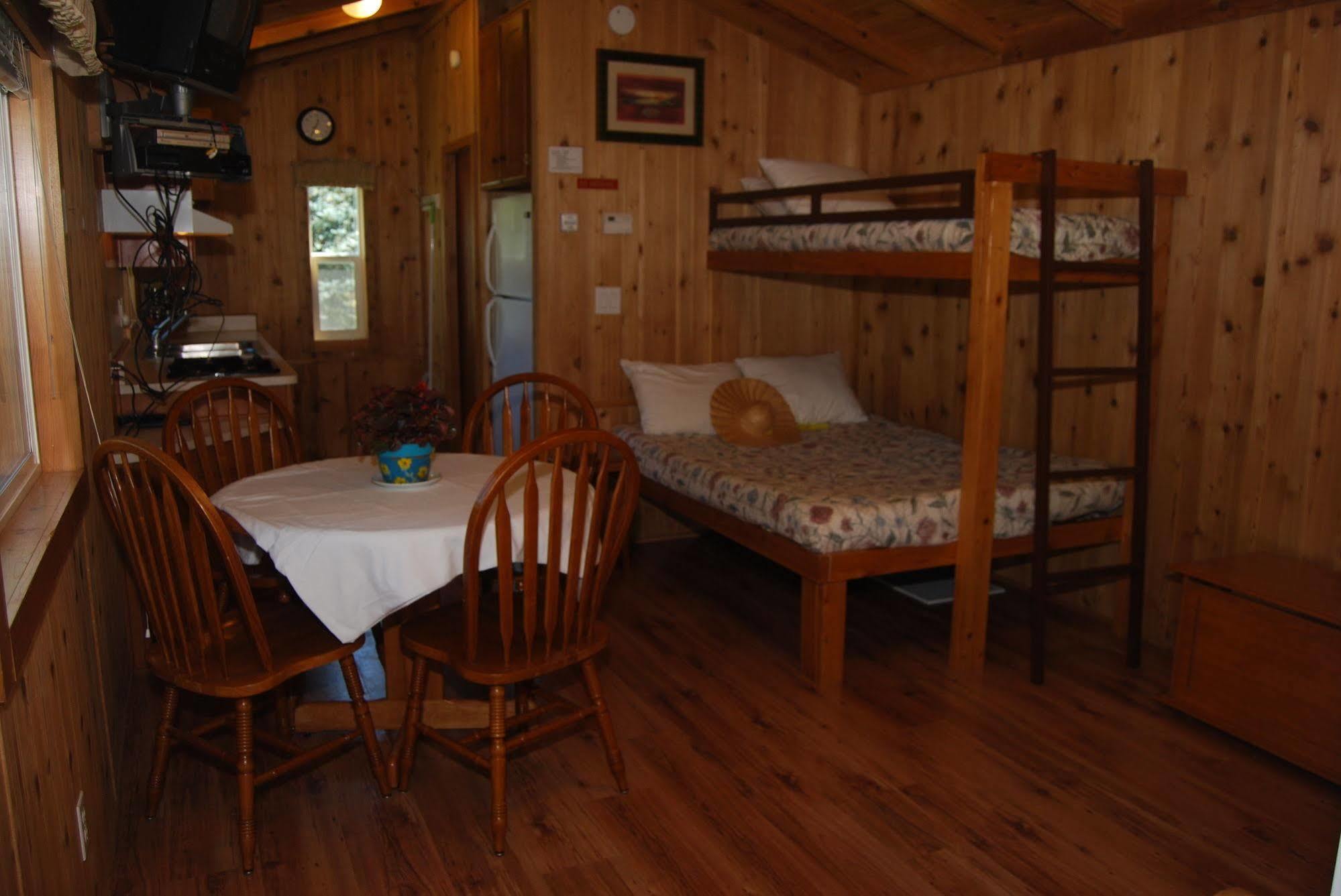 Thunderbird Rv & Camping Resort Monroe Exterior foto
